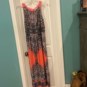 Long sleeveless dress